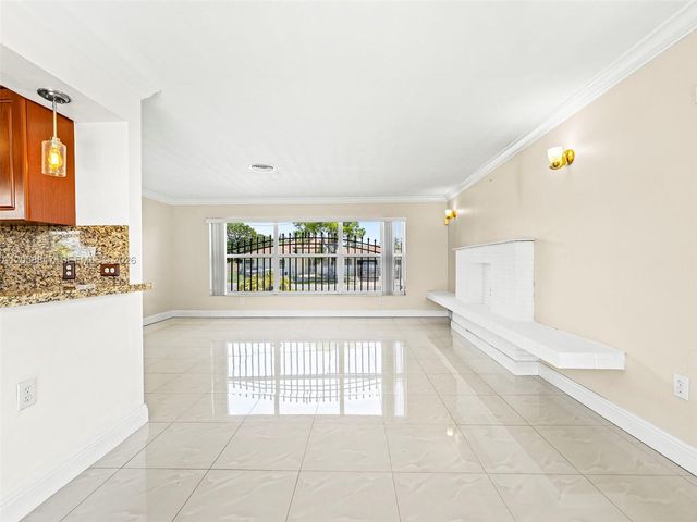 2045 NW 115th St, Miami, FL 33167