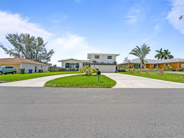 2045 NW 115th St, Miami, FL 33167