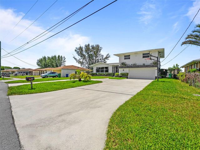 2045 NW 115th St, Miami, FL 33167
