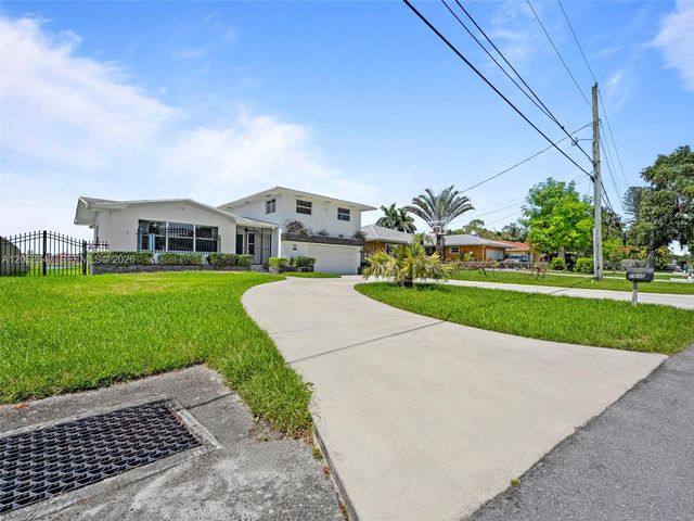 2045 NW 115th St, Miami, FL 33167