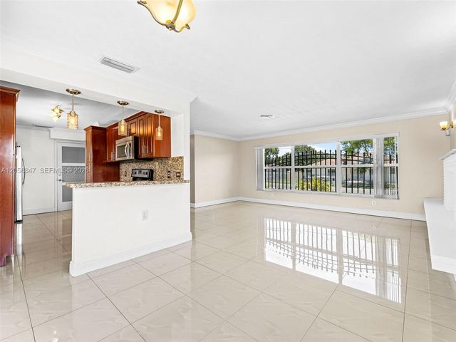 2045 NW 115th St, Miami, FL 33167