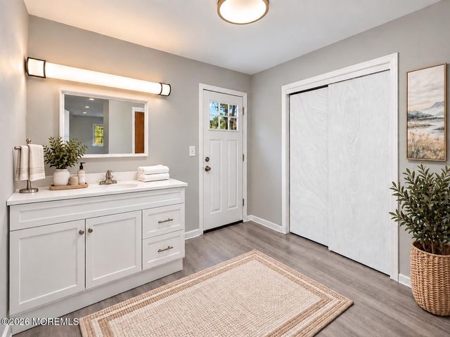 35 Patton Drive, Somerset, NJ 08873