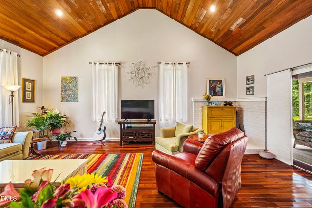 206 Lisa Drive, Carrboro, NC 27510