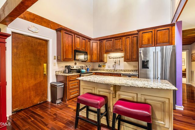 206 Lisa Drive, Carrboro, NC 27510