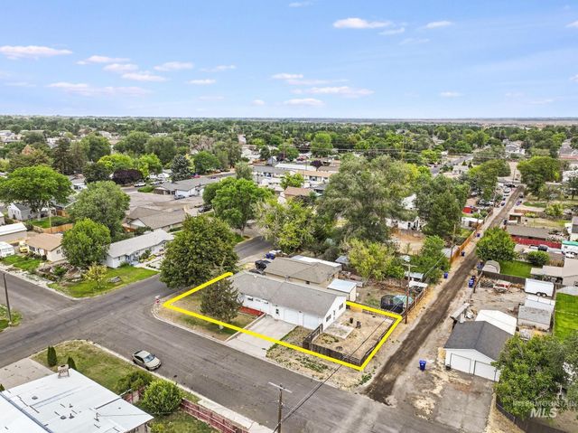 305 Borah Avenue, Twin Falls, ID 83301