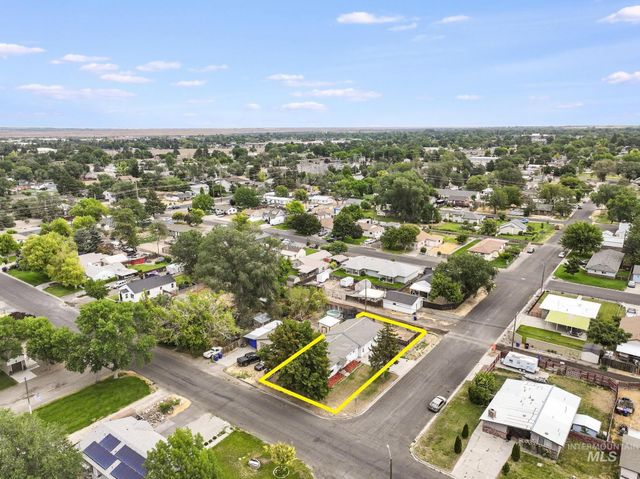 305 Borah Avenue, Twin Falls, ID 83301