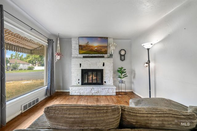 305 Borah Avenue, Twin Falls, ID 83301