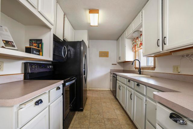 305 Borah Avenue, Twin Falls, ID 83301