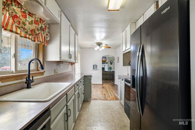 305 Borah Avenue, Twin Falls, ID 83301