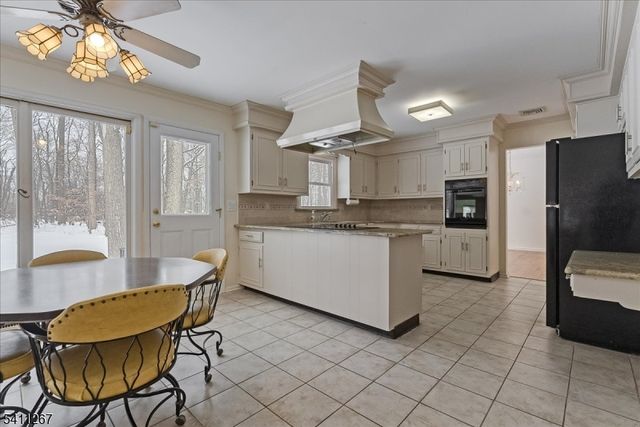 131 Ridge Rd, Watchung Boro, NJ 07069