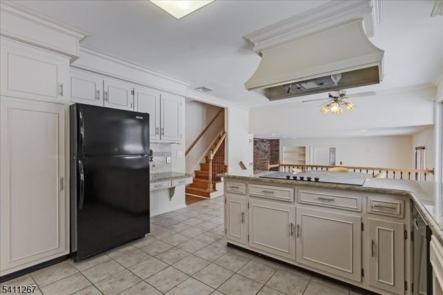 131 Ridge Rd, Watchung Boro, NJ 07069