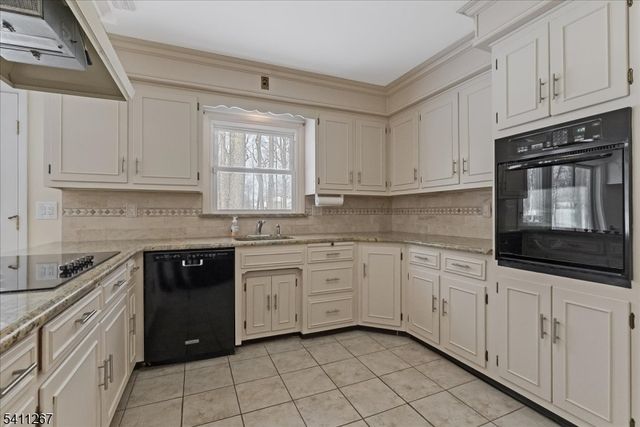 131 Ridge Rd, Watchung Boro, NJ 07069