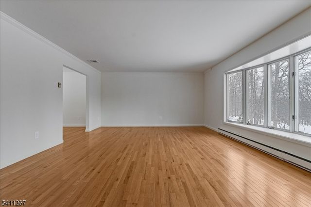 131 Ridge Rd, Watchung Boro, NJ 07069