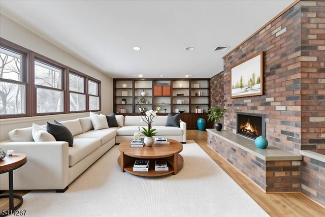 131 Ridge Rd, Watchung Boro, NJ 07069