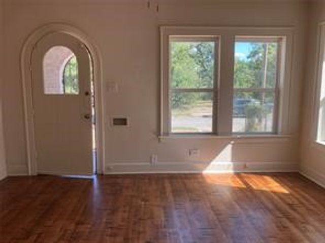 1727 Marburg Street, Dallas, TX 75215
