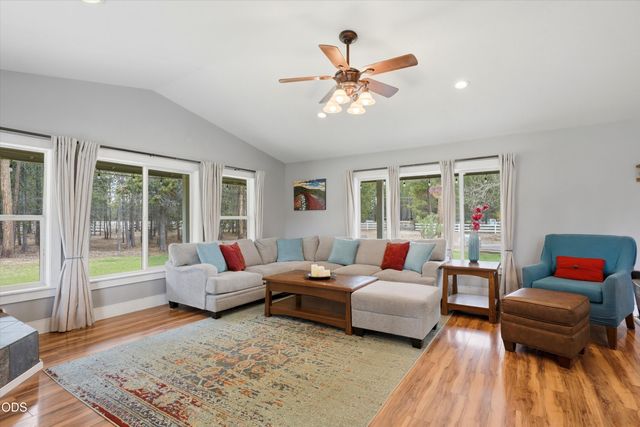15965 Parkway Drive, La Pine, OR 97739
