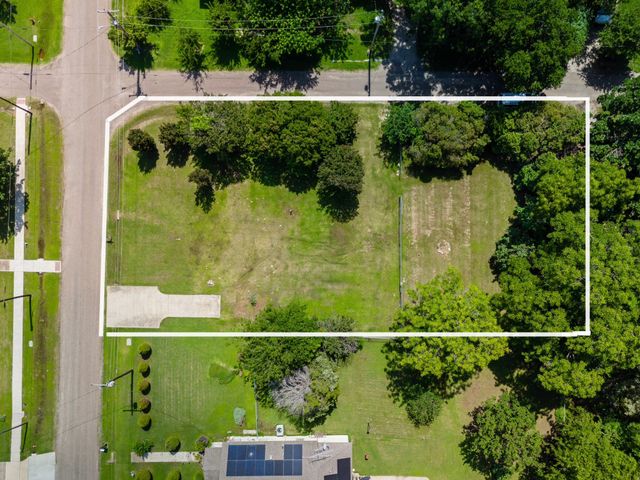 306 Gene Autry Drive, Tioga, TX 76271