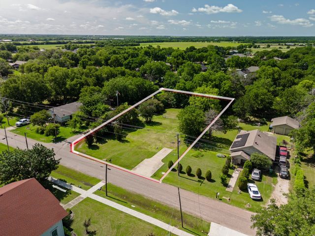 306 Gene Autry Drive, Tioga, TX 76271