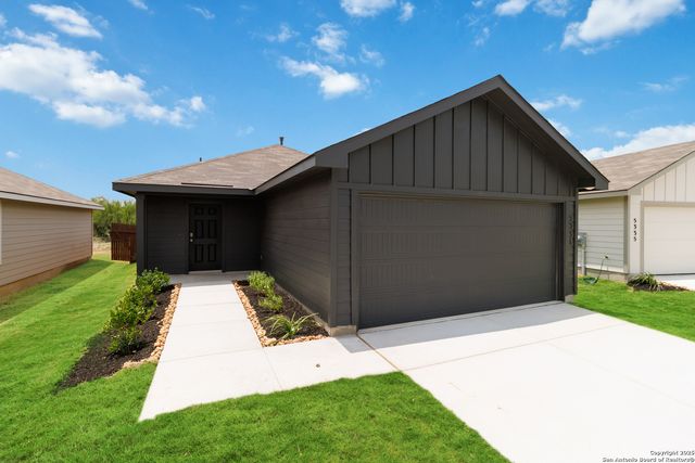 5311 Blacktail Rd, Converse, TX 78109