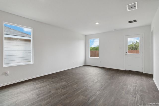 5311 Blacktail Rd, Converse, TX 78109