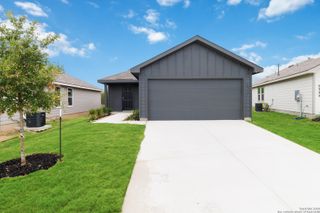 5311 Blacktail Rd, Converse, TX 78109