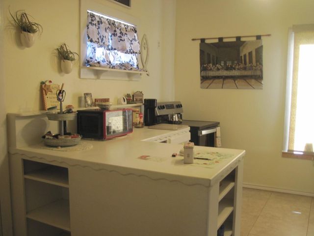 410 W Centre Street, Brazoria, TX 77422