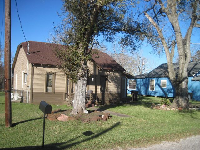 410 W Centre Street, Brazoria, TX 77422
