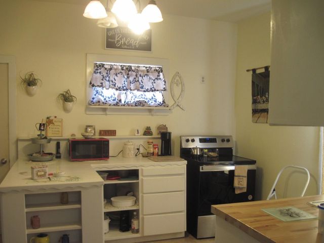 410 W Centre Street, Brazoria, TX 77422