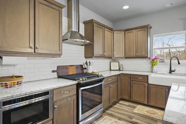 1198 Gracing Oaks Lane, Sun Prairie, WI 53590