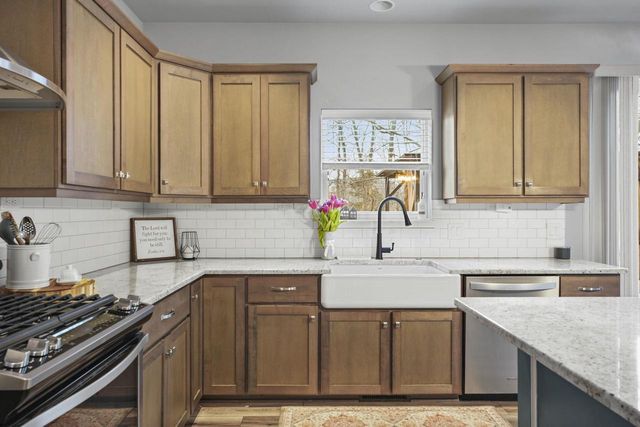 1198 Gracing Oaks Lane, Sun Prairie, WI 53590
