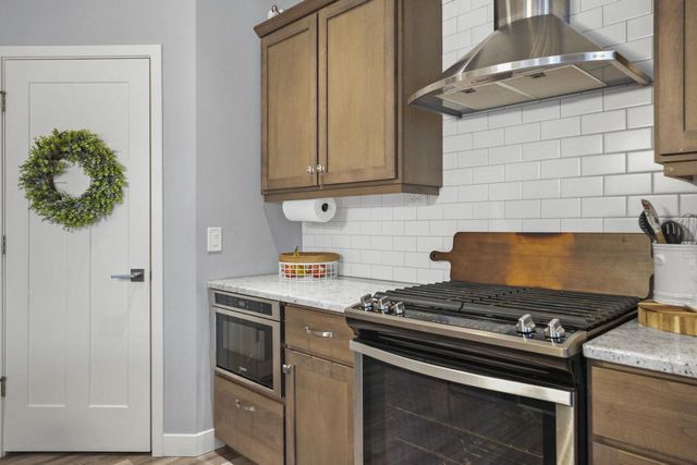 1198 Gracing Oaks Lane, Sun Prairie, WI 53590