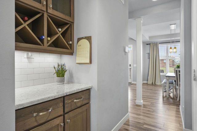 1198 Gracing Oaks Lane, Sun Prairie, WI 53590