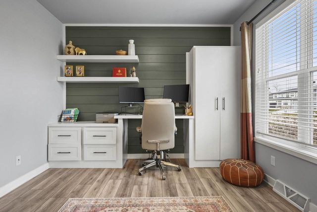 1198 Gracing Oaks Lane, Sun Prairie, WI 53590