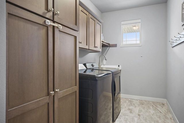 1198 Gracing Oaks Lane, Sun Prairie, WI 53590