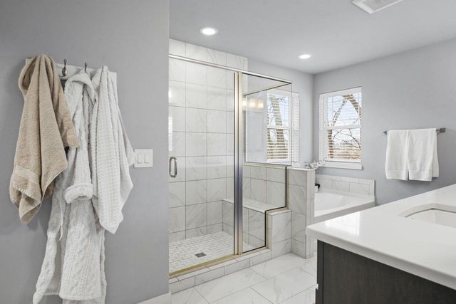 1198 Gracing Oaks Lane, Sun Prairie, WI 53590