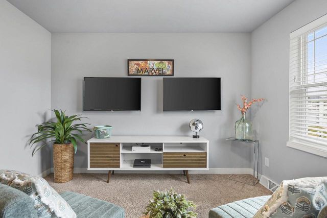 1198 Gracing Oaks Lane, Sun Prairie, WI 53590