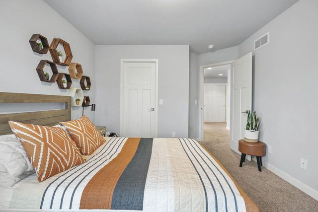 1198 Gracing Oaks Lane, Sun Prairie, WI 53590