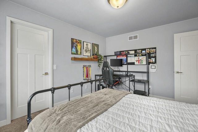 1198 Gracing Oaks Lane, Sun Prairie, WI 53590