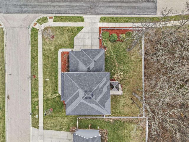 1198 Gracing Oaks Lane, Sun Prairie, WI 53590