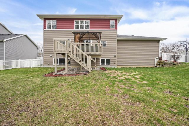 1198 Gracing Oaks Lane, Sun Prairie, WI 53590