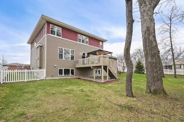 1198 Gracing Oaks Lane, Sun Prairie, WI 53590