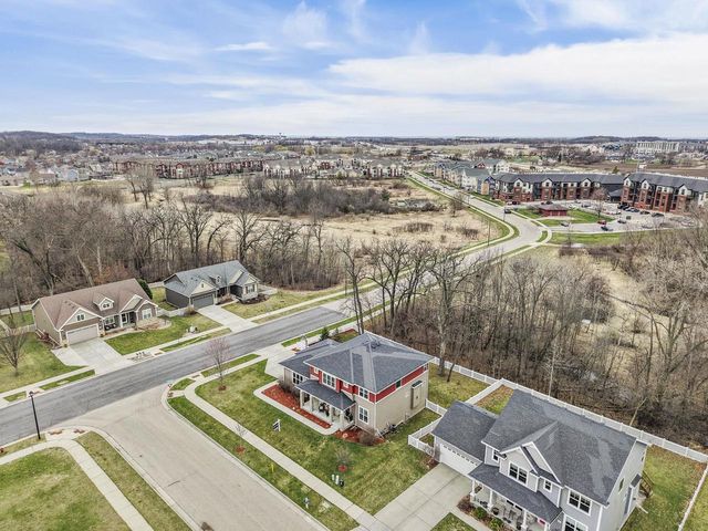 1198 Gracing Oaks Lane, Sun Prairie, WI 53590