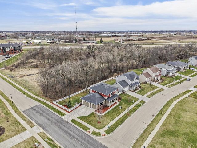 1198 Gracing Oaks Lane, Sun Prairie, WI 53590