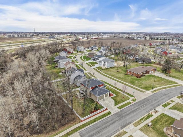 1198 Gracing Oaks Lane, Sun Prairie, WI 53590