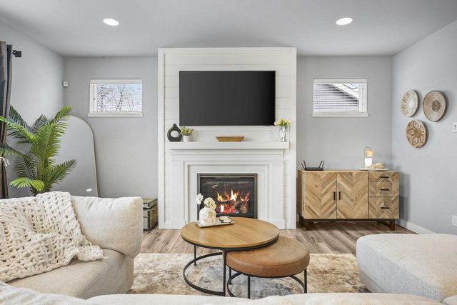 1198 Gracing Oaks Lane, Sun Prairie, WI 53590