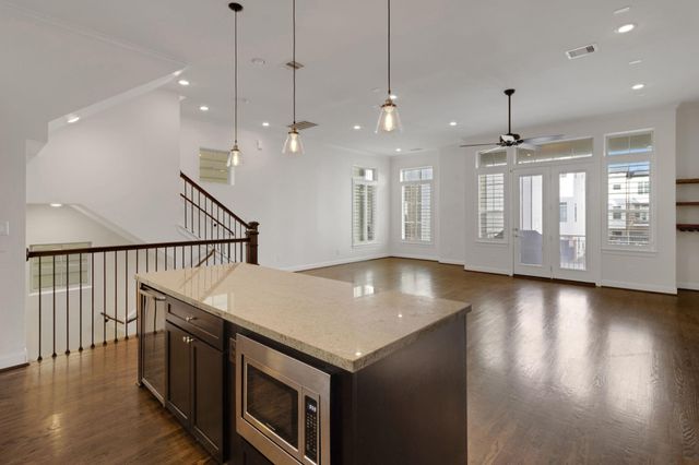 1030 W 26th Street C, Houston, TX 77008