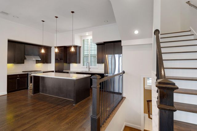 1030 W 26th Street C, Houston, TX 77008