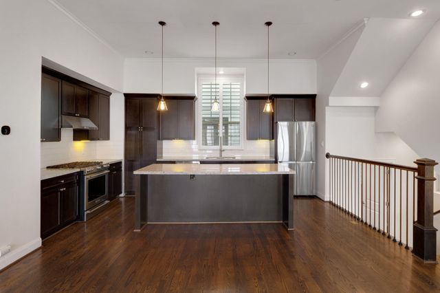 1030 W 26th Street C, Houston, TX 77008