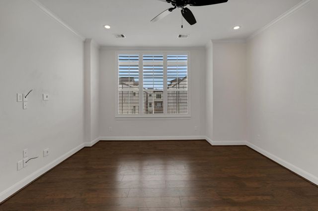 1030 W 26th Street C, Houston, TX 77008