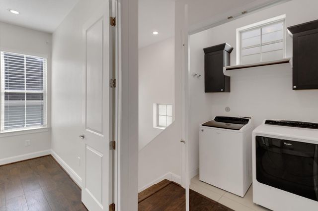 1030 W 26th Street C, Houston, TX 77008